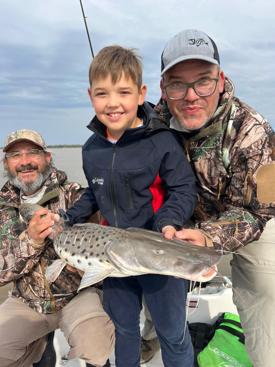 Pesca en familia con surubí en Villa Urquiza Entre Ríos